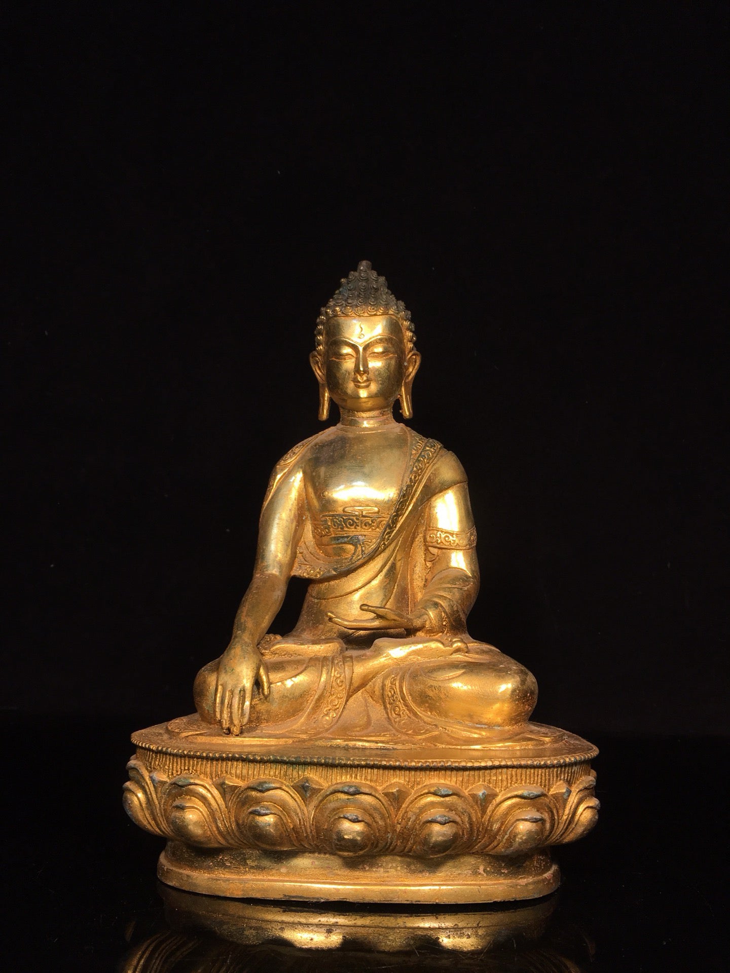 Chinese antique bronze gilded statue of Shakyamuni Buddha