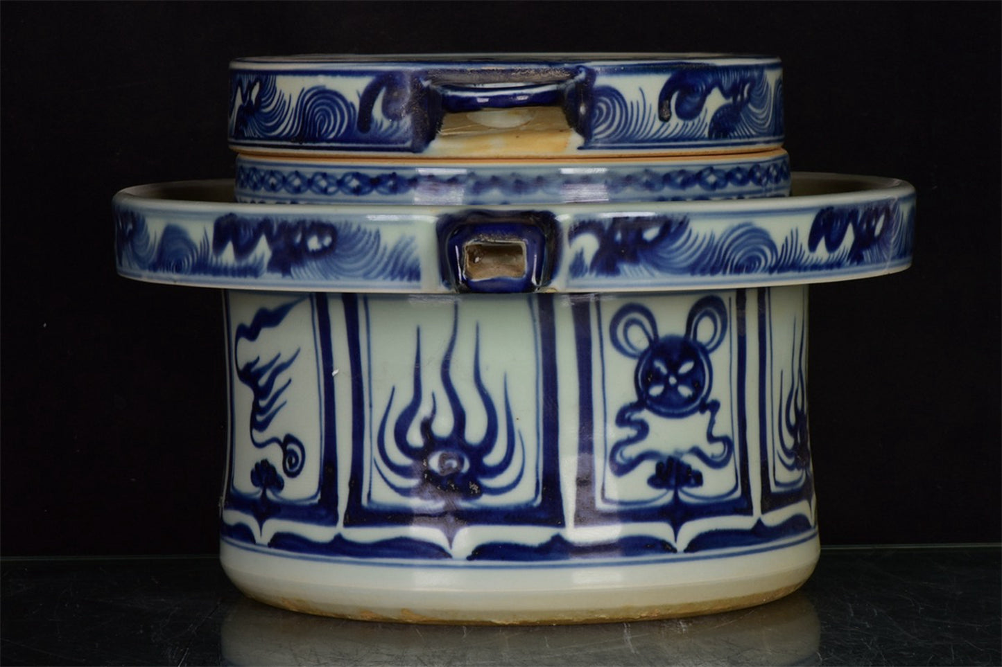 Chinese antique blue and white grinding disc