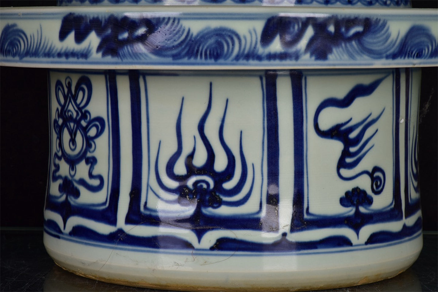 Chinese antique blue and white grinding disc