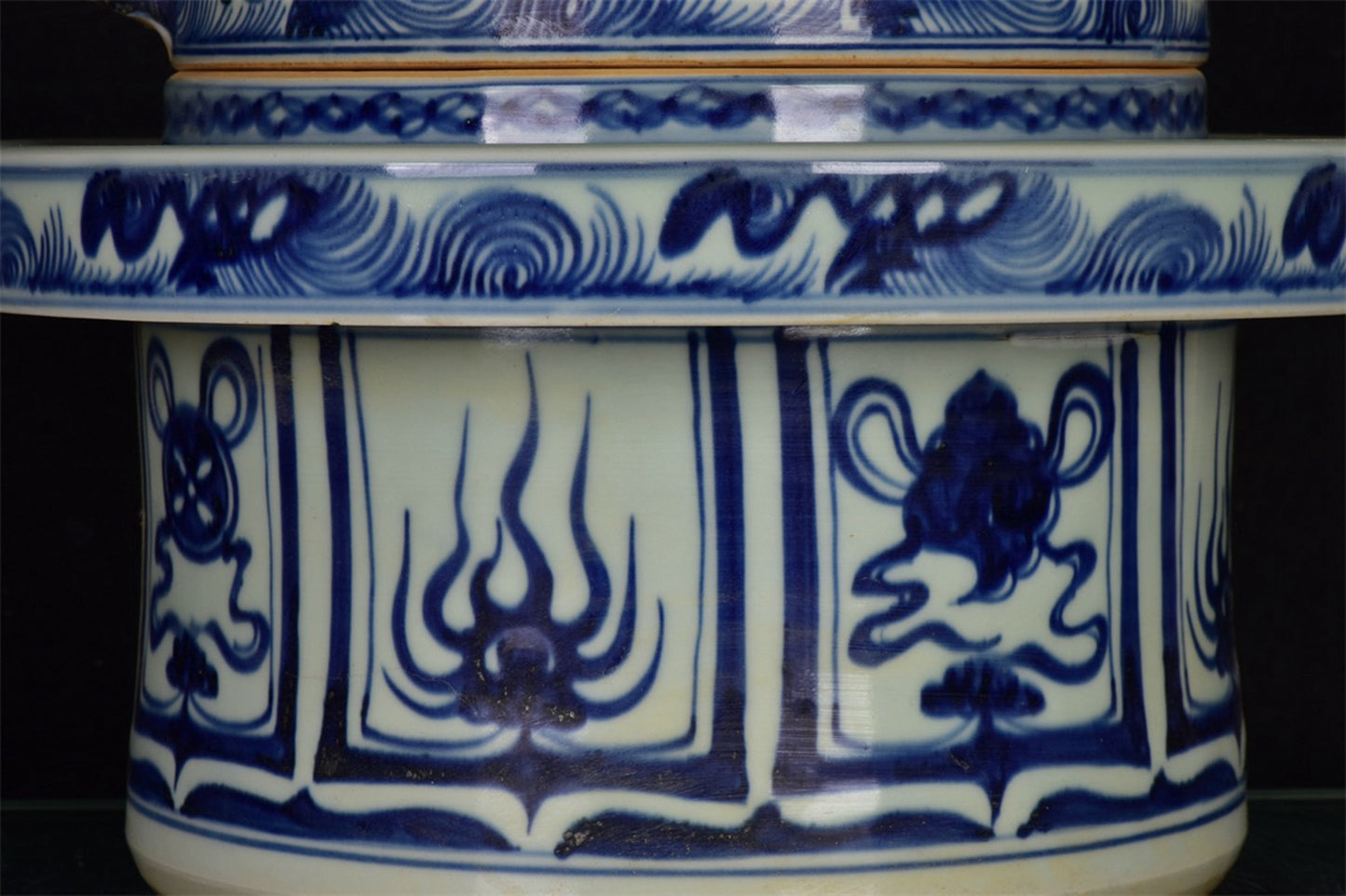 Chinese antique blue and white grinding disc