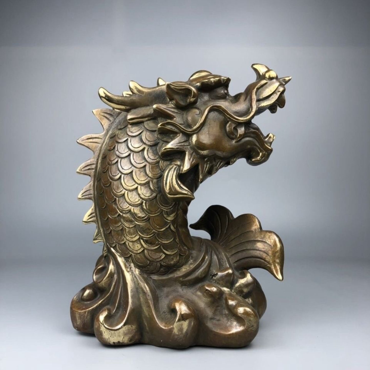 Chinese antique pure copper dominates