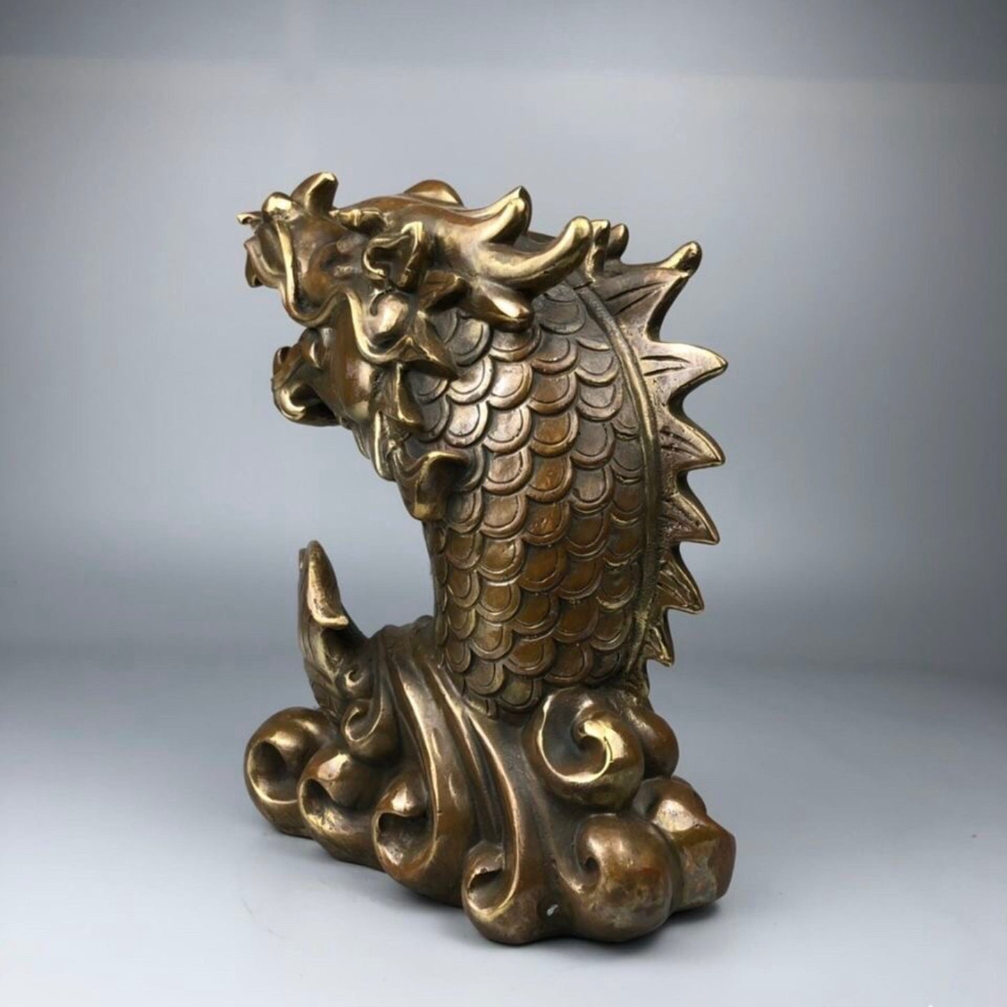 Chinese antique pure copper dominates