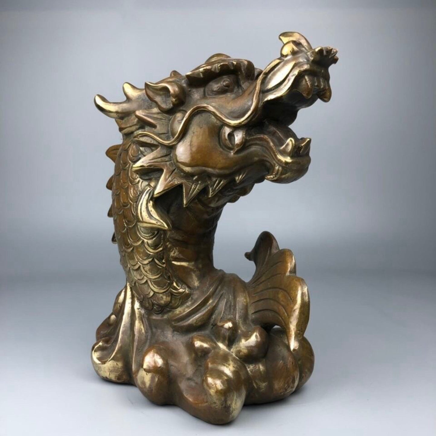 Chinese antique pure copper dominates