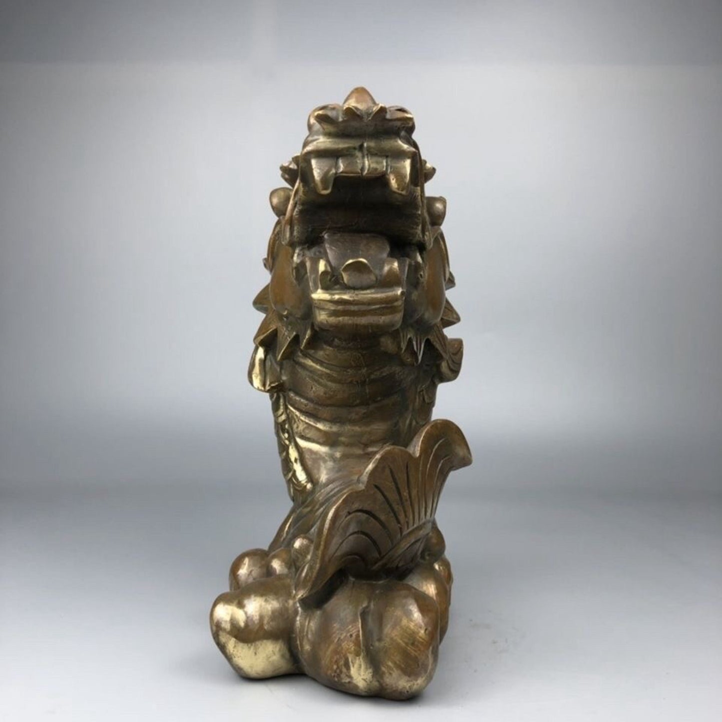 Chinese antique pure copper dominates