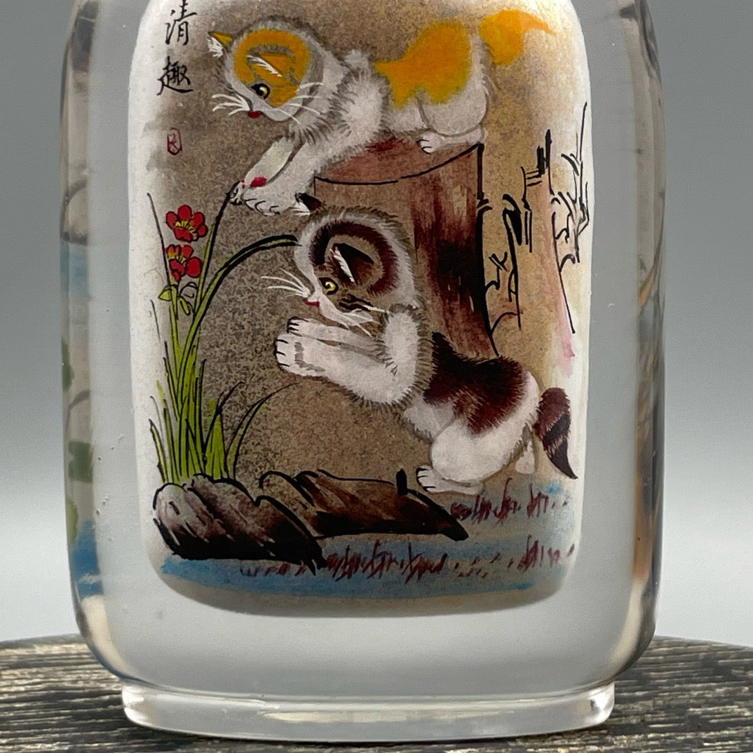 Chinese antique thick tire old glass snuff bottle