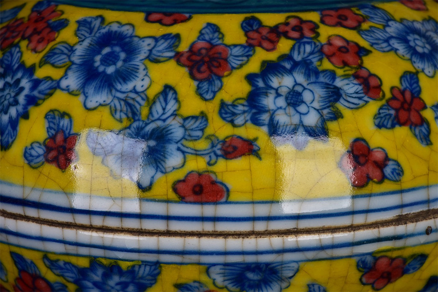 Chinese antique yellow glazed dragon pattern open cover box, powder box, ink box