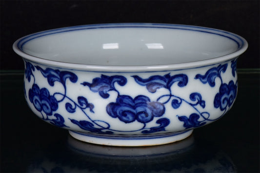 Chinese antique blue and white brush wash with tangled branches and floral patterns