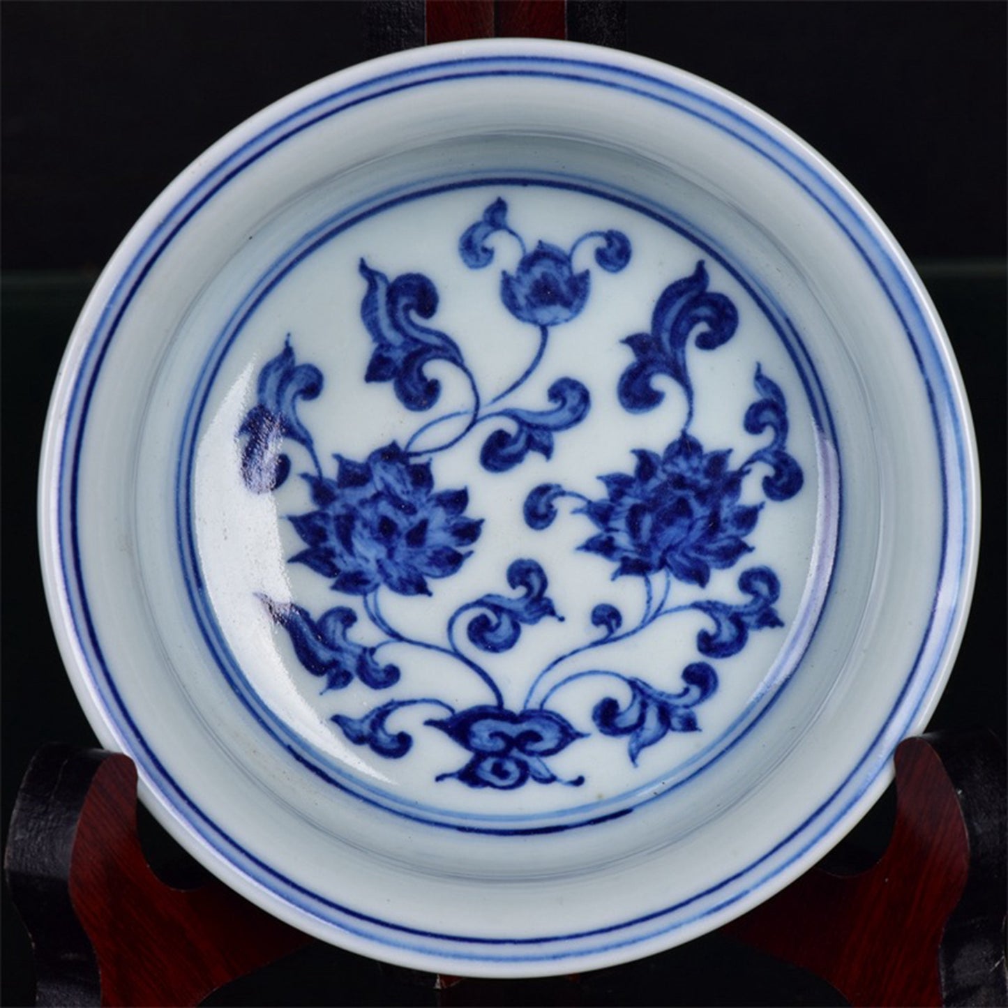 Chinese antique blue and white brush wash with tangled branches and floral patterns