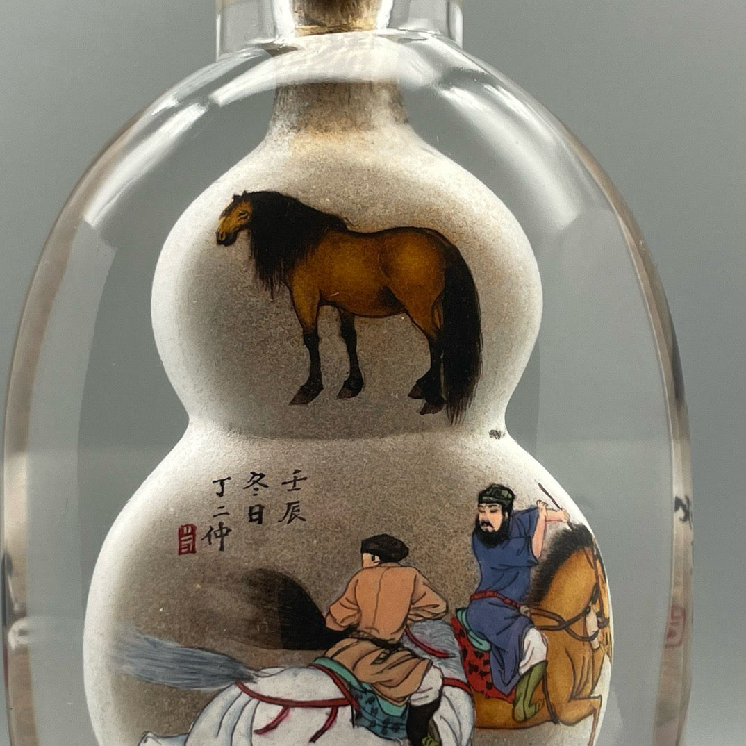 Chinese antique thick tire old glass snuff bottle