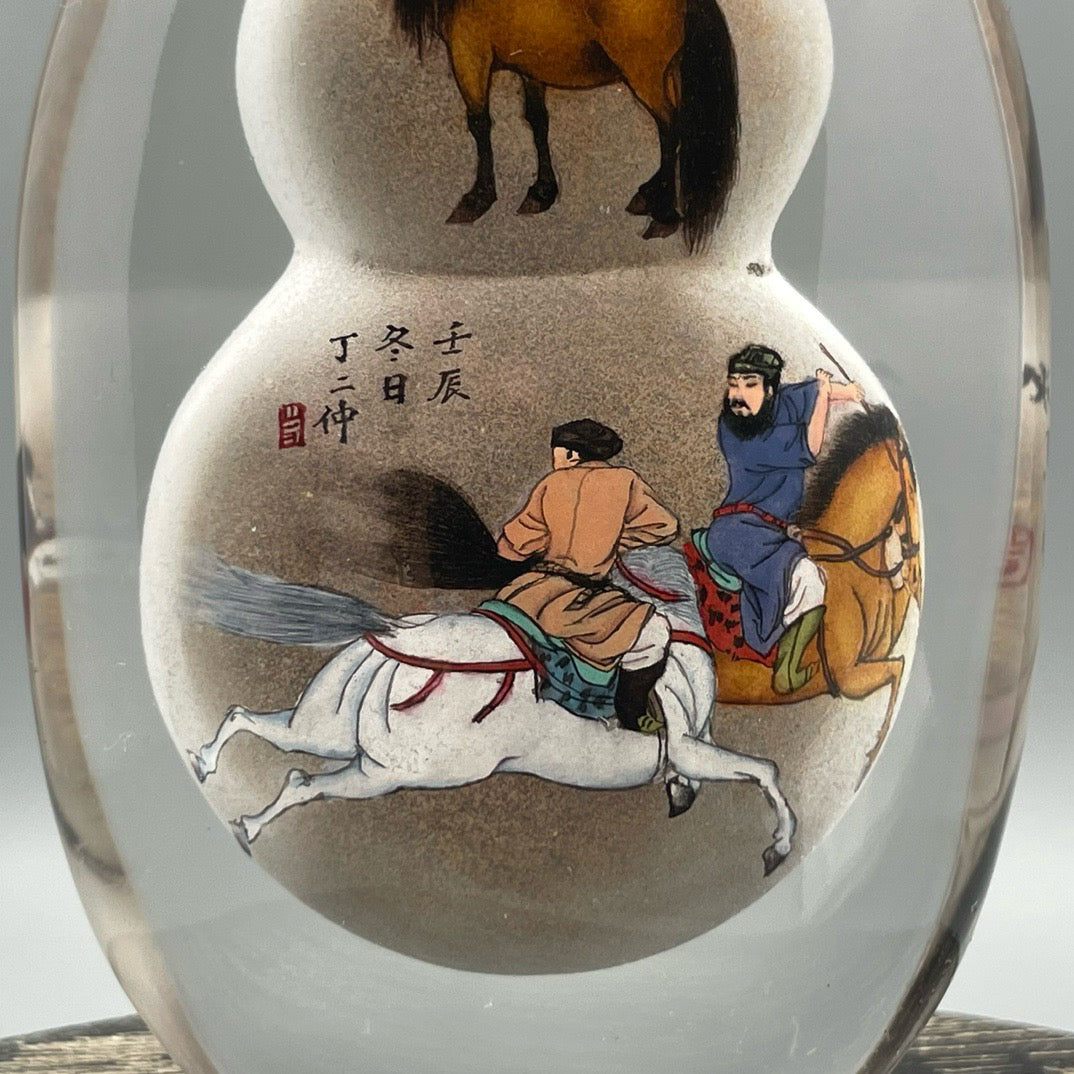 Chinese antique thick tire old glass snuff bottle