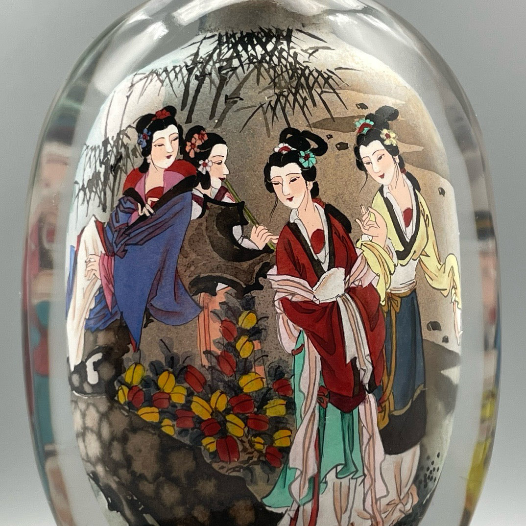 Chinese antique thick tire old glass snuff bottle