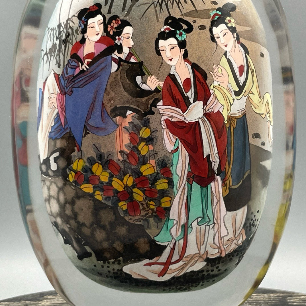Chinese antique thick tire old glass snuff bottle