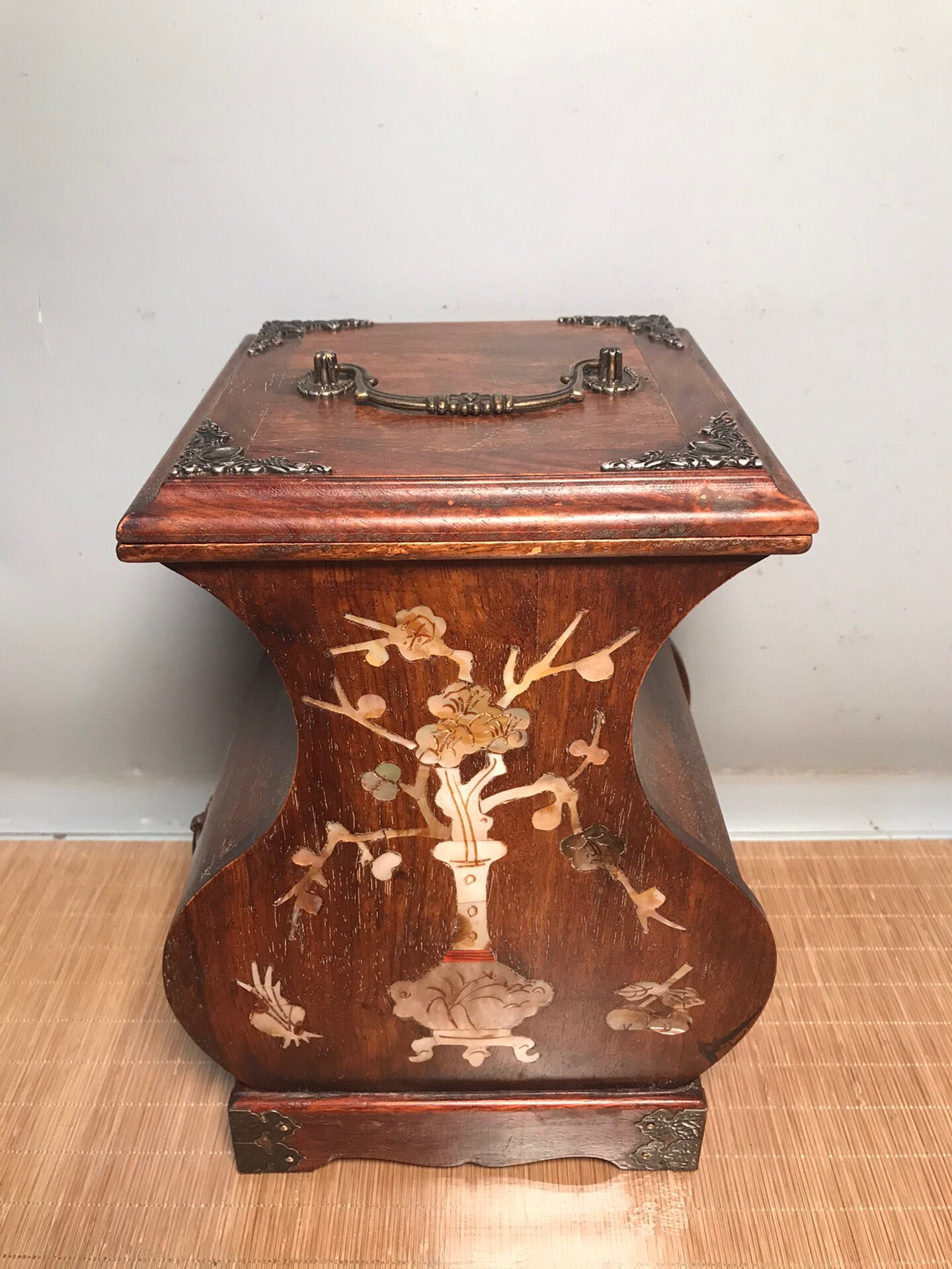 Chinese antique rosewood safety jewelry box