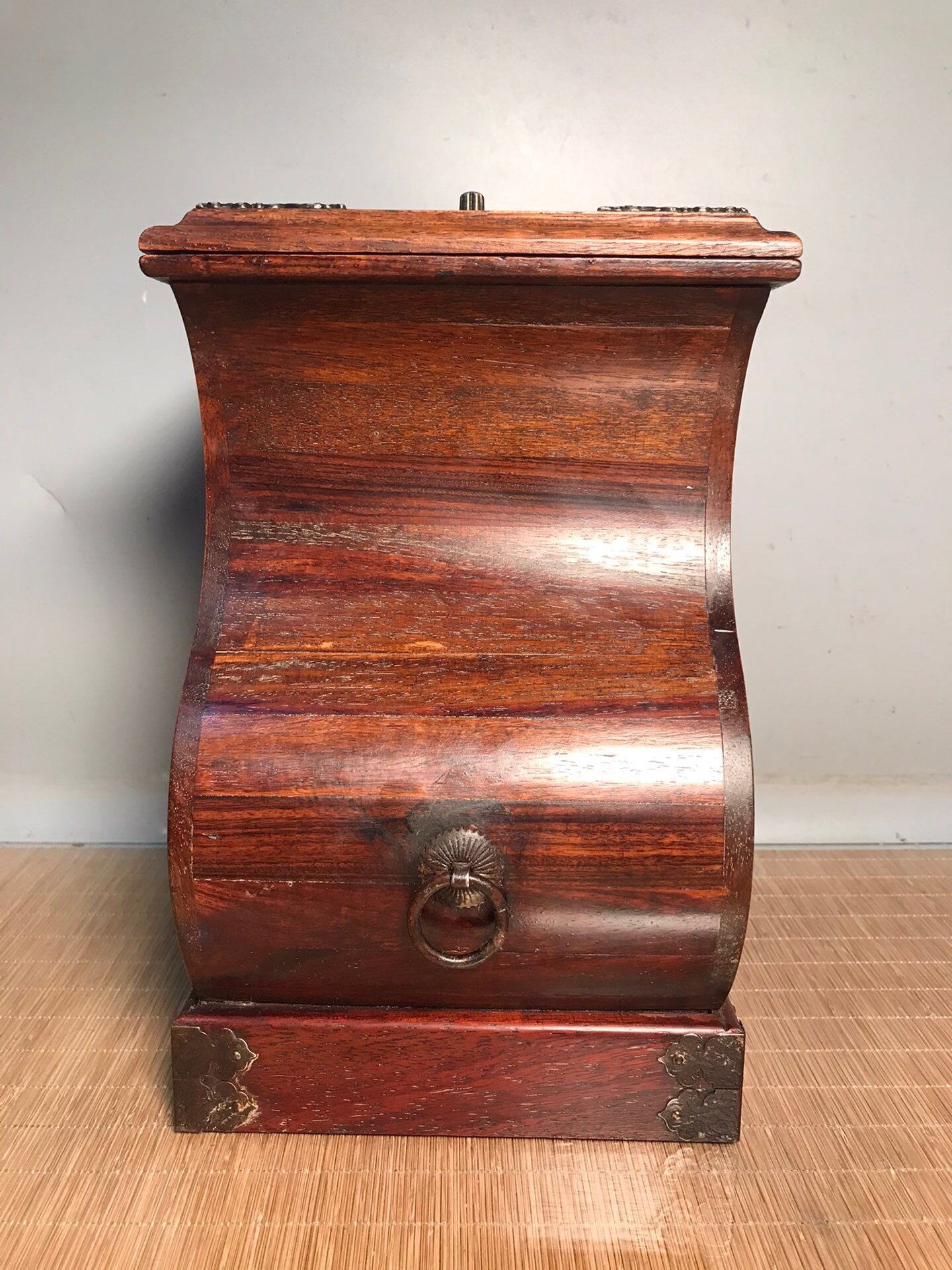 Chinese antique rosewood safety jewelry box
