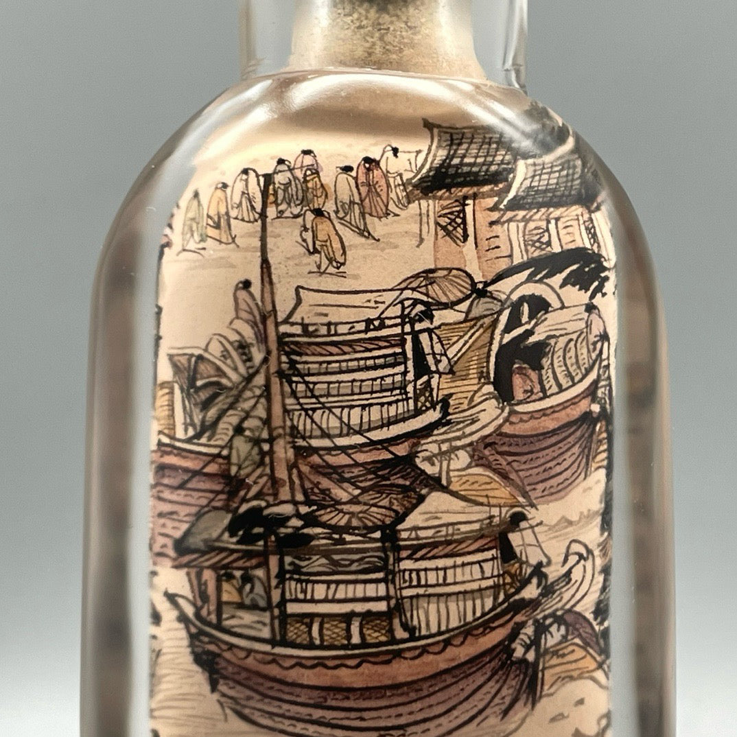 Chinese antique thick tire old glass snuff bottle