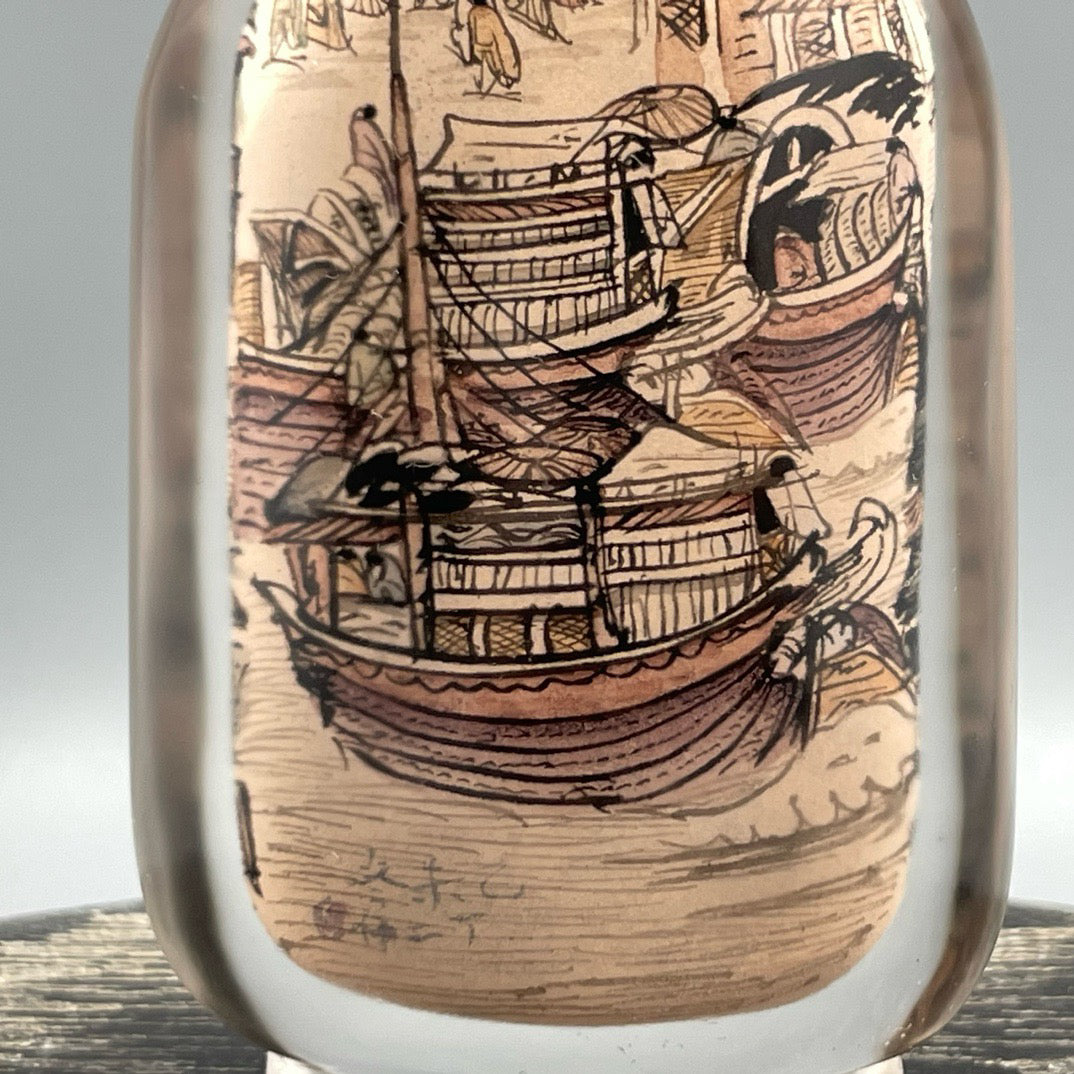 Chinese antique thick tire old glass snuff bottle