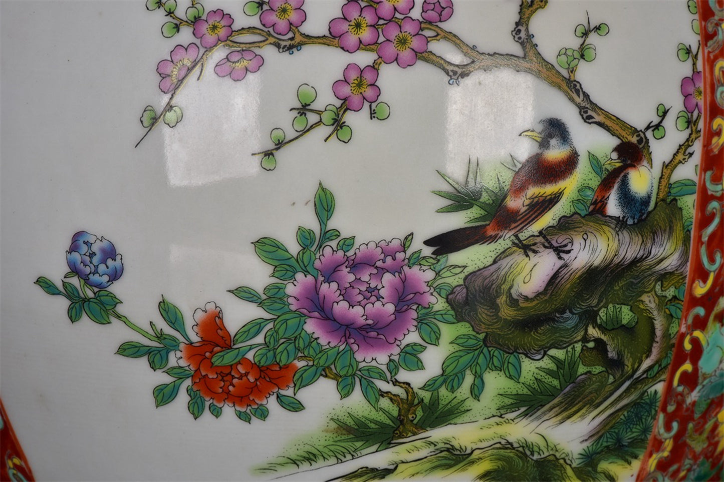 Chinese Antique Red Glazed Powder Colored Window Opening Flower and Bird Pattern Skyball Bottle