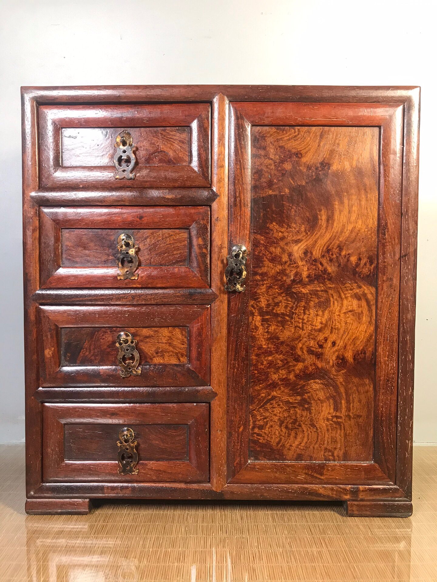 Chinese antique rosewood cabinet