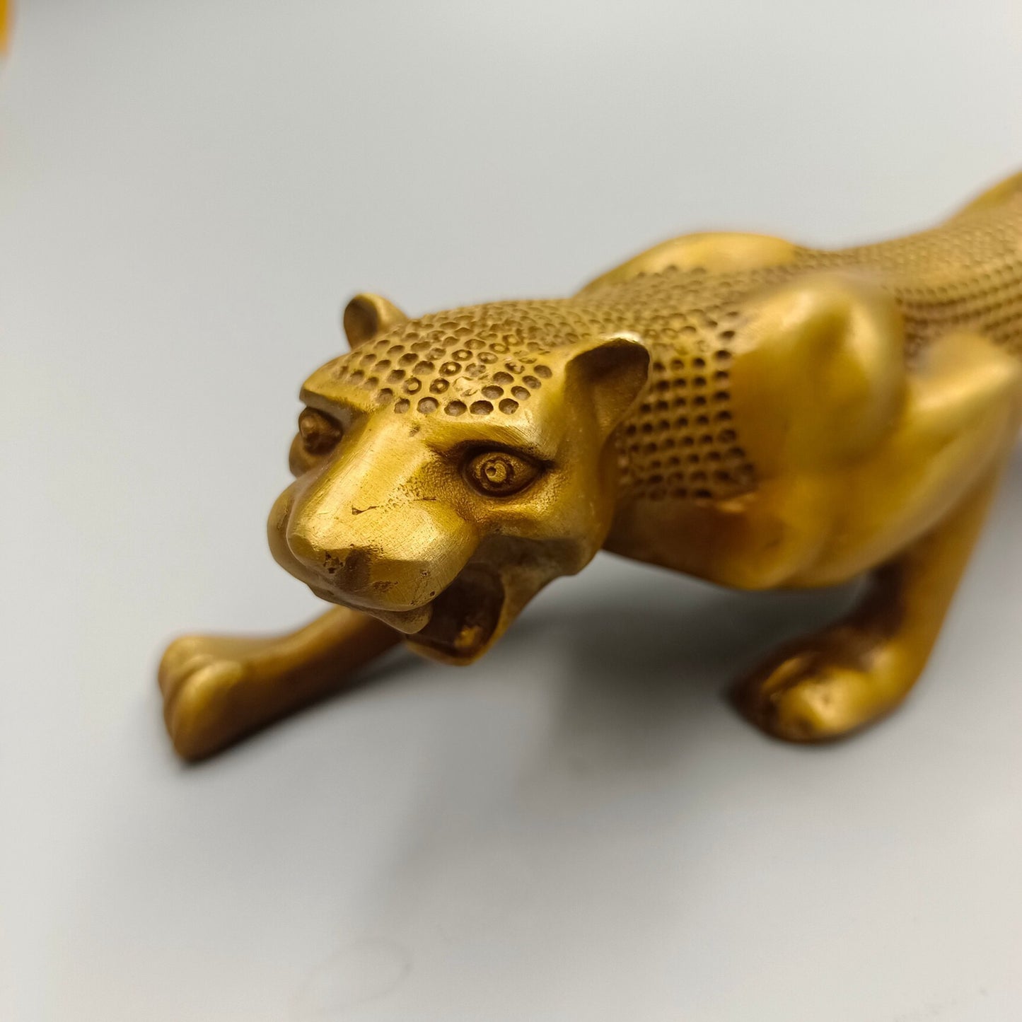 Chinese antique gold leopard copper ornaments