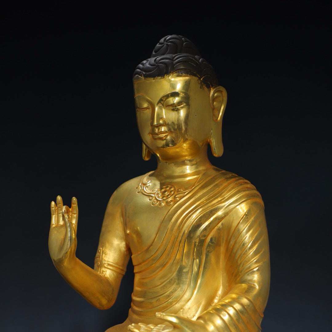 Pure copper statue of the Great Sun Buddha