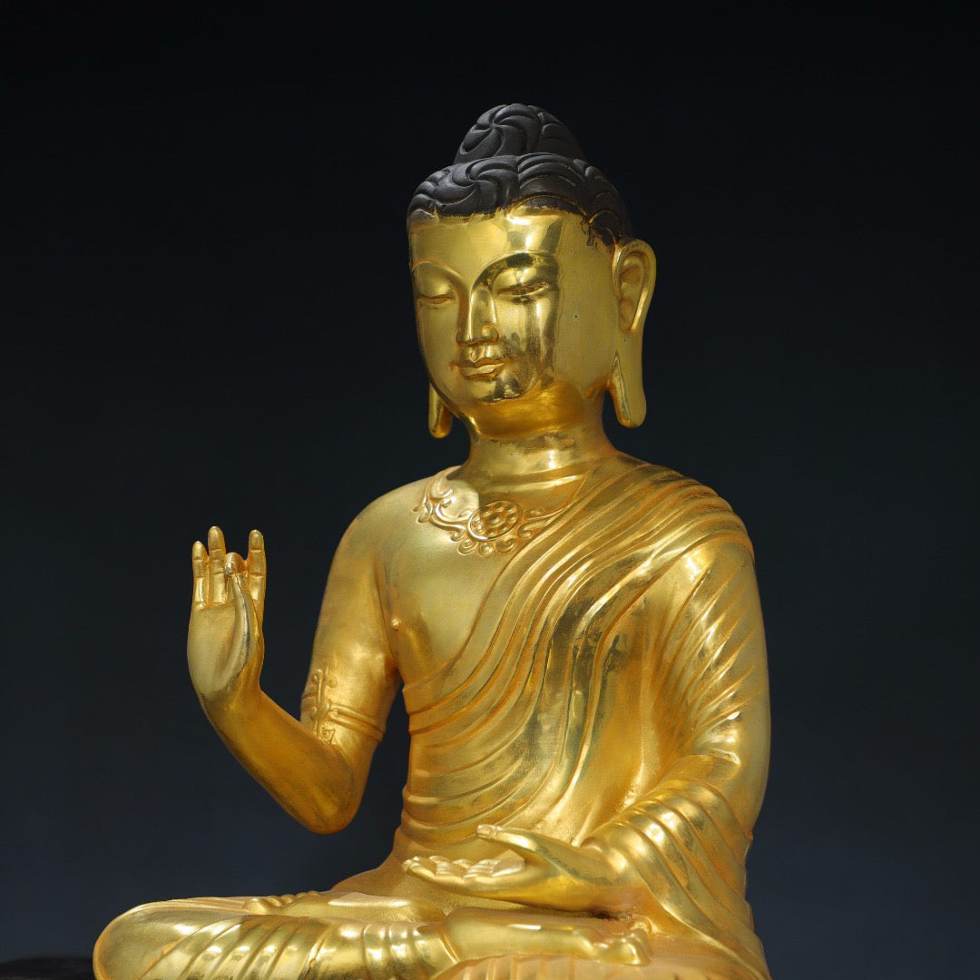 Pure copper statue of the Great Sun Buddha