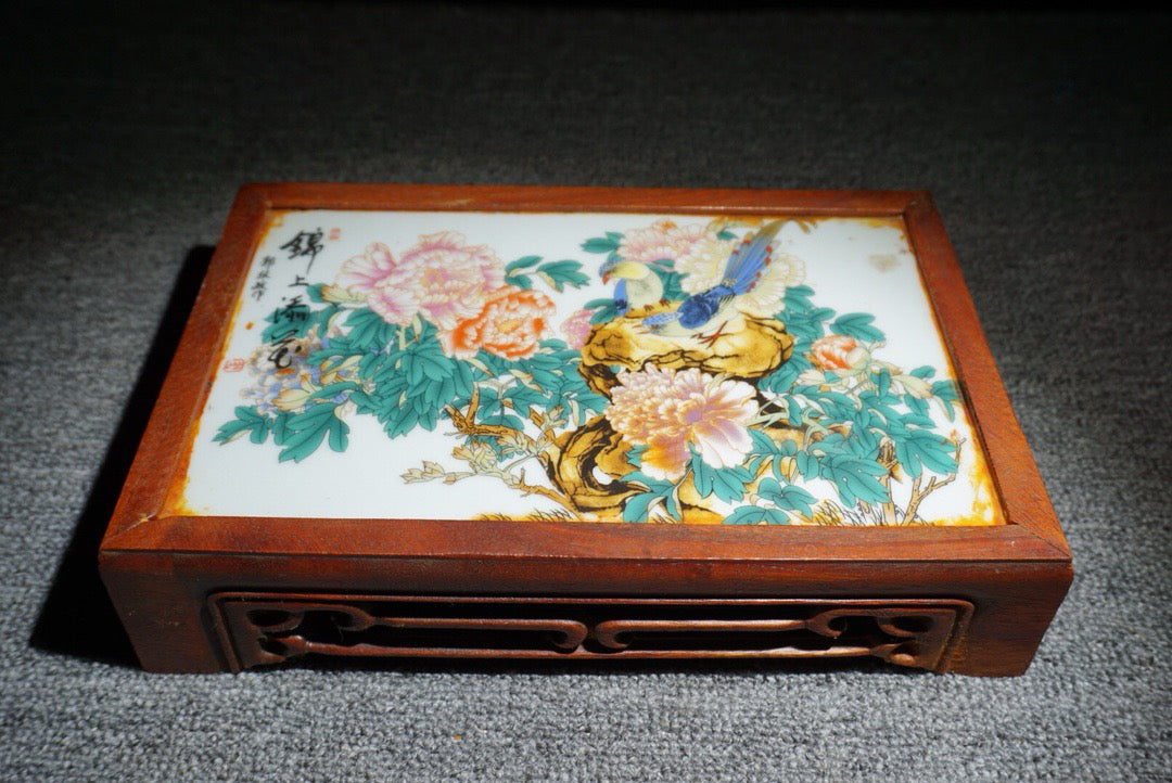 Chinese antique rosewood inlaid porcelain plate with a happy eyebrow base