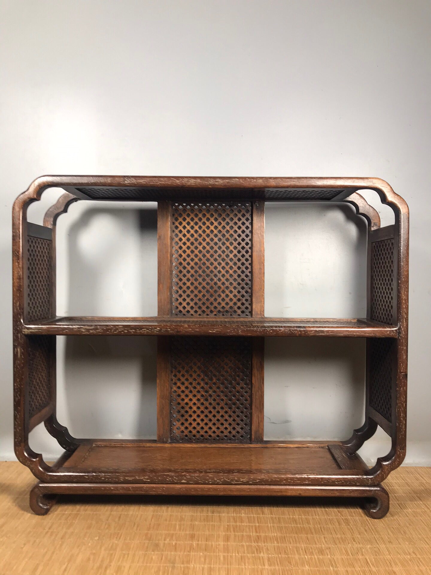 Chinese antique rosewood antique stand