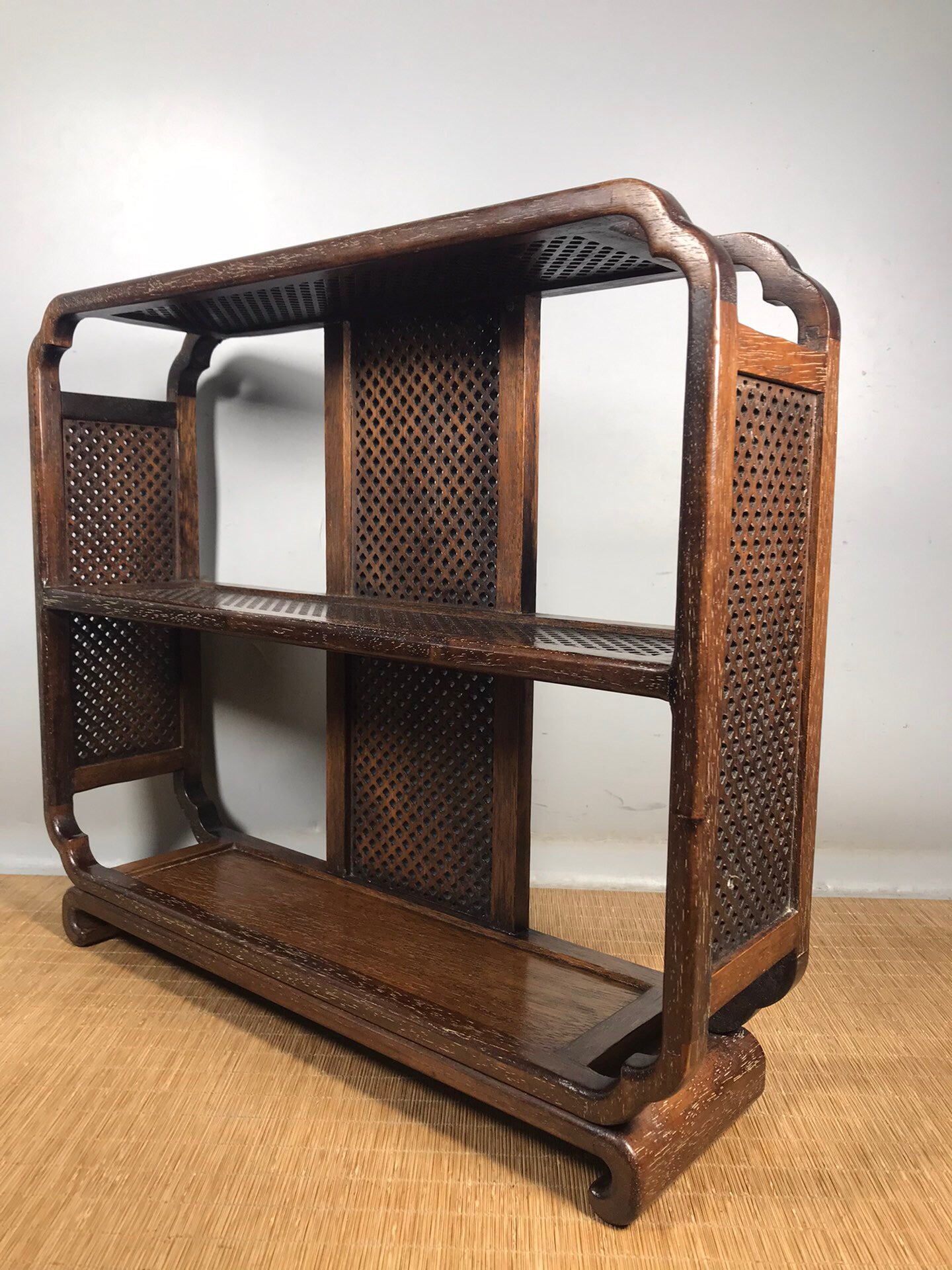 Chinese antique rosewood antique stand