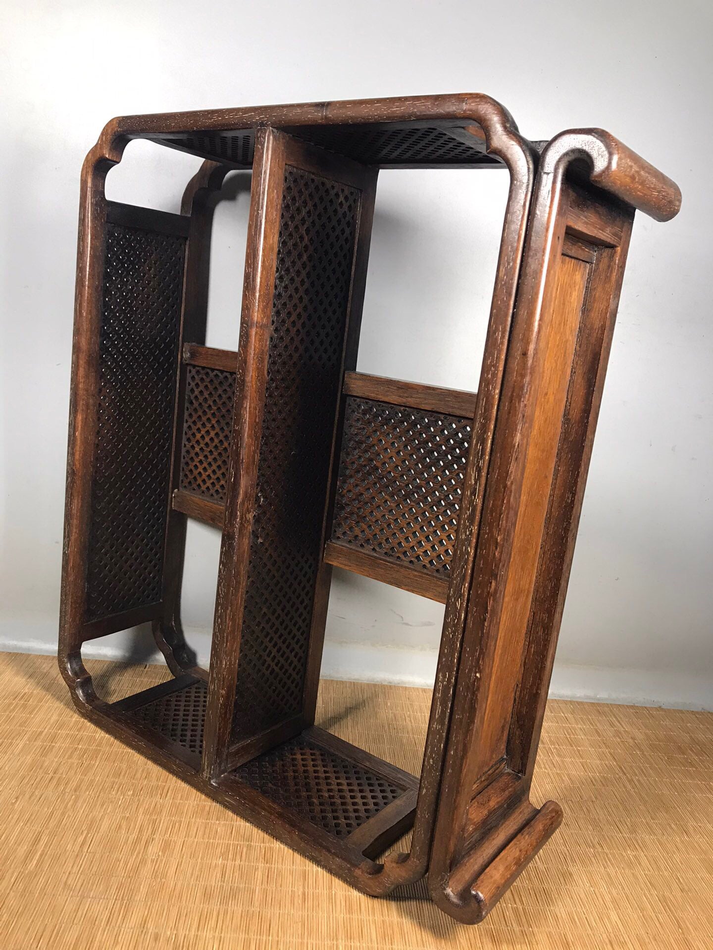 Chinese antique rosewood antique stand