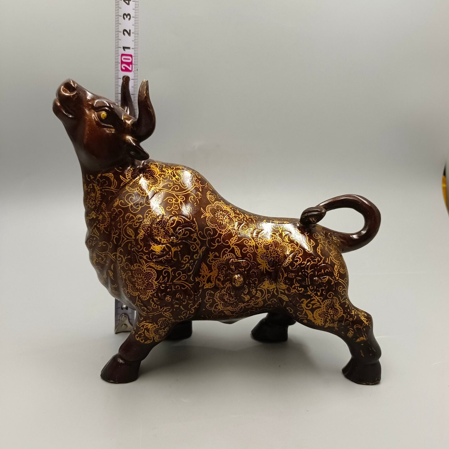 Chinese Antique Bull Qi Soaring Copper Ornament