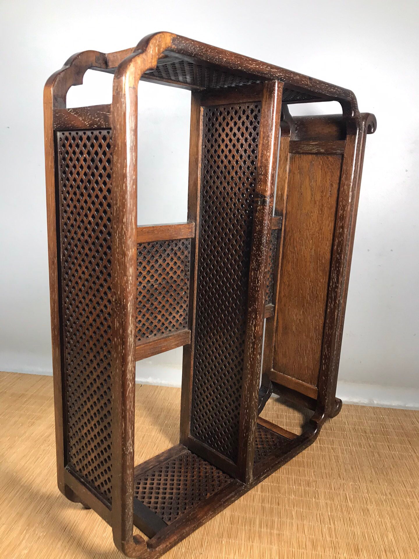 Chinese antique rosewood antique stand