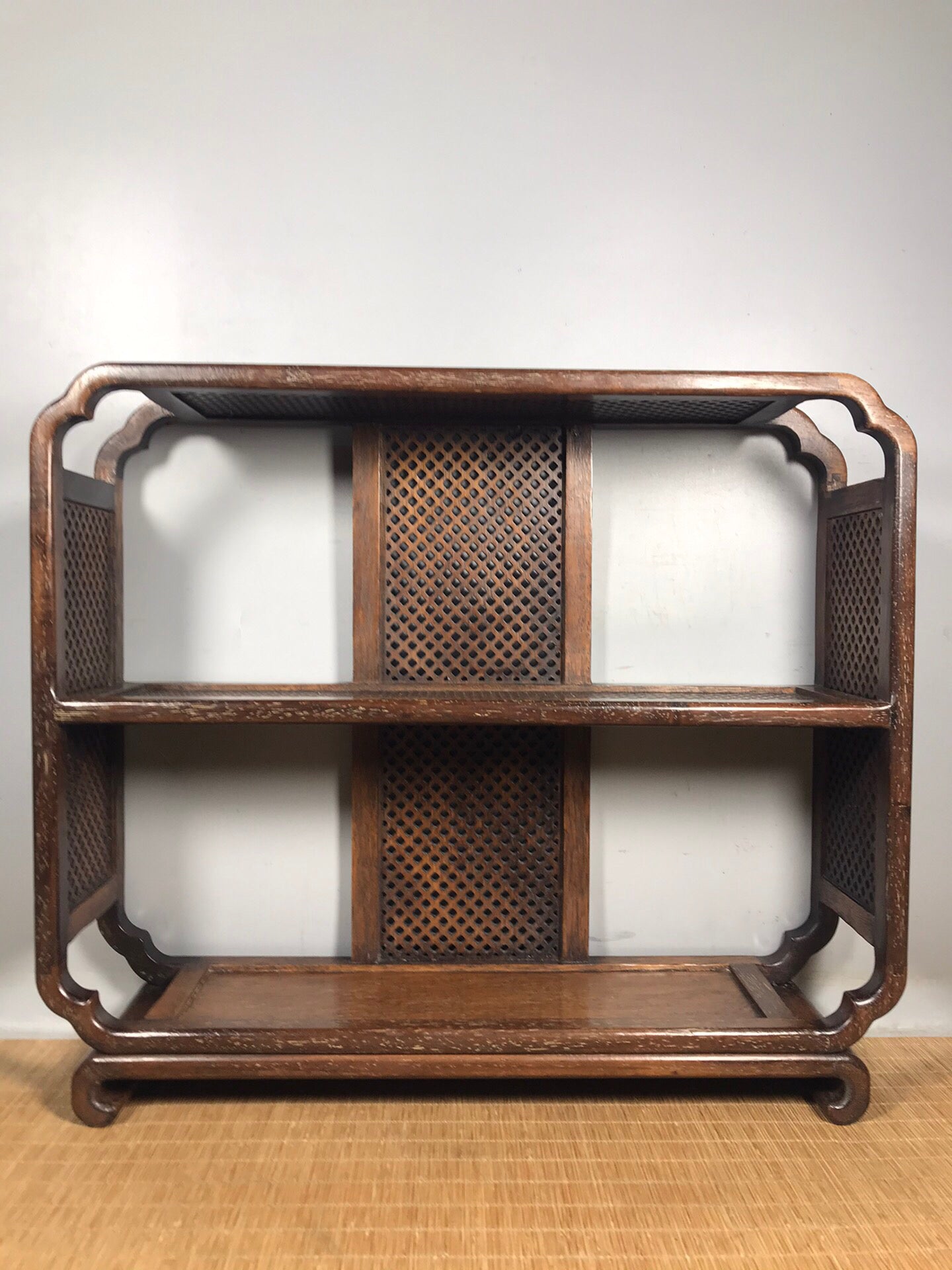 Chinese antique rosewood antique stand
