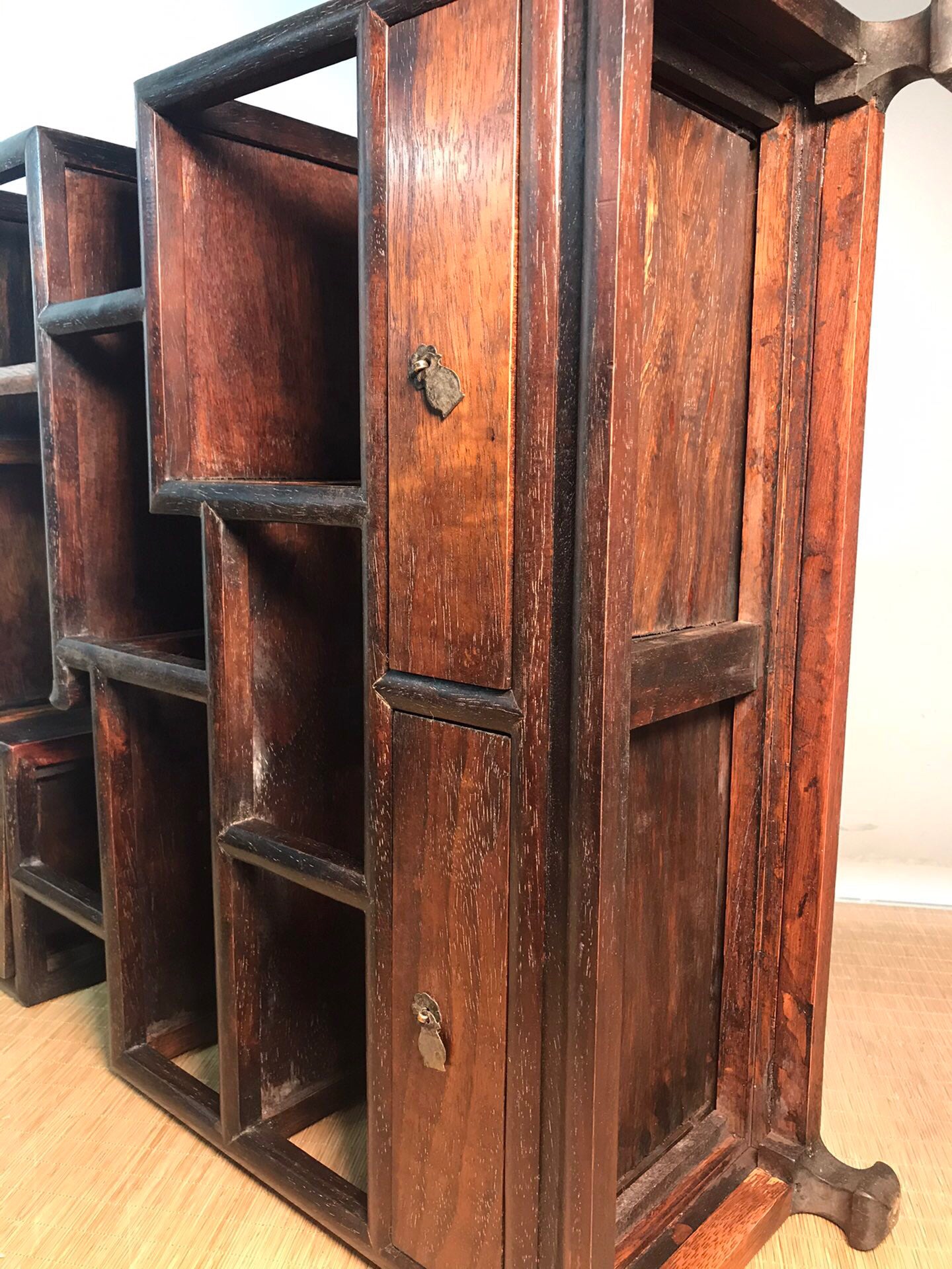 Chinese antique rosewood antique stand
