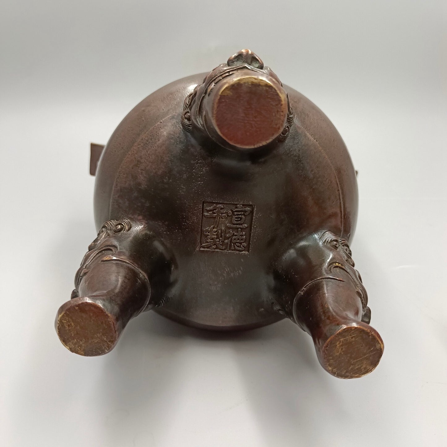 Chinese Antique Ruyi Ear Embroidered Ball Lion Lid Stove Copper Smoke Incense Stove