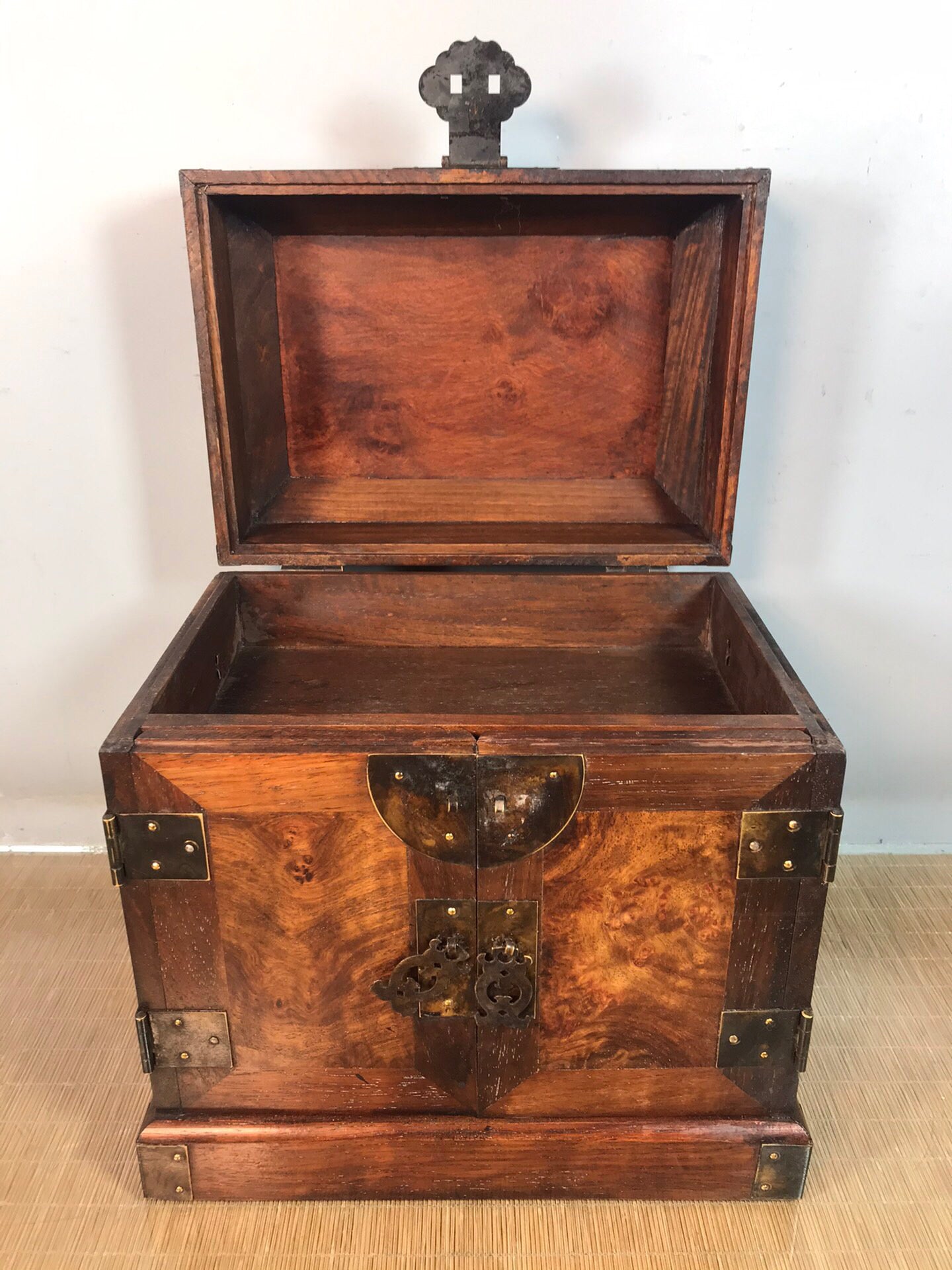 Chinese antique rosewood official box