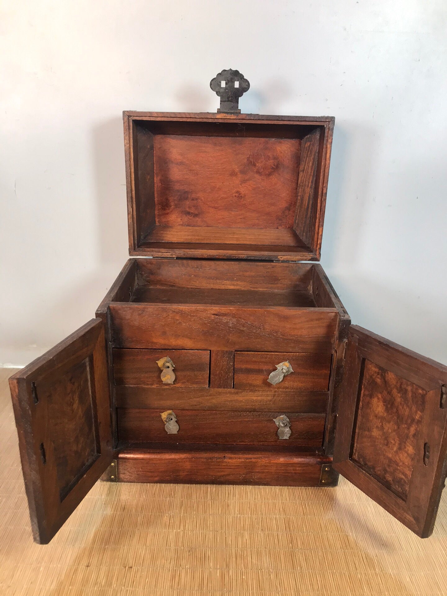 Chinese antique rosewood official box