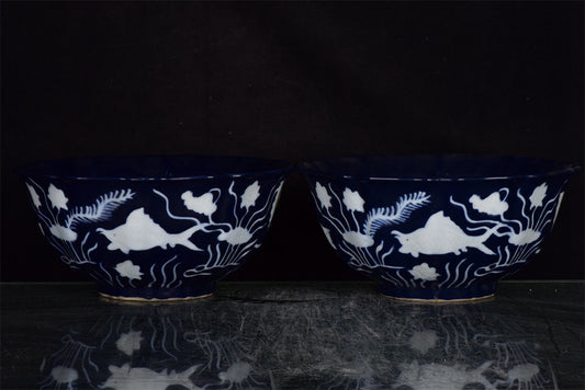 Chinese antique blue and white fish algae patterned flower mouth bowl