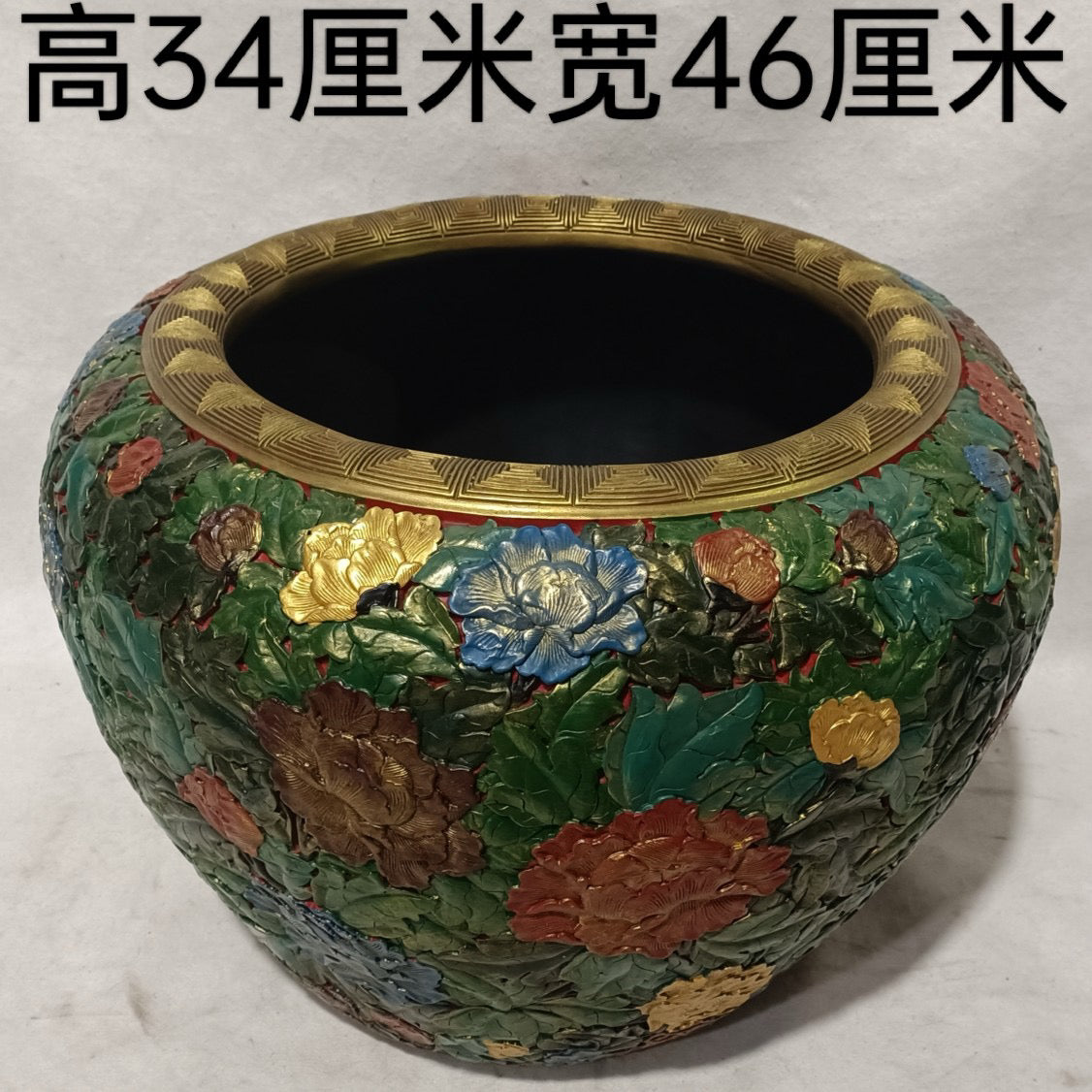 Lacquerware cylinder