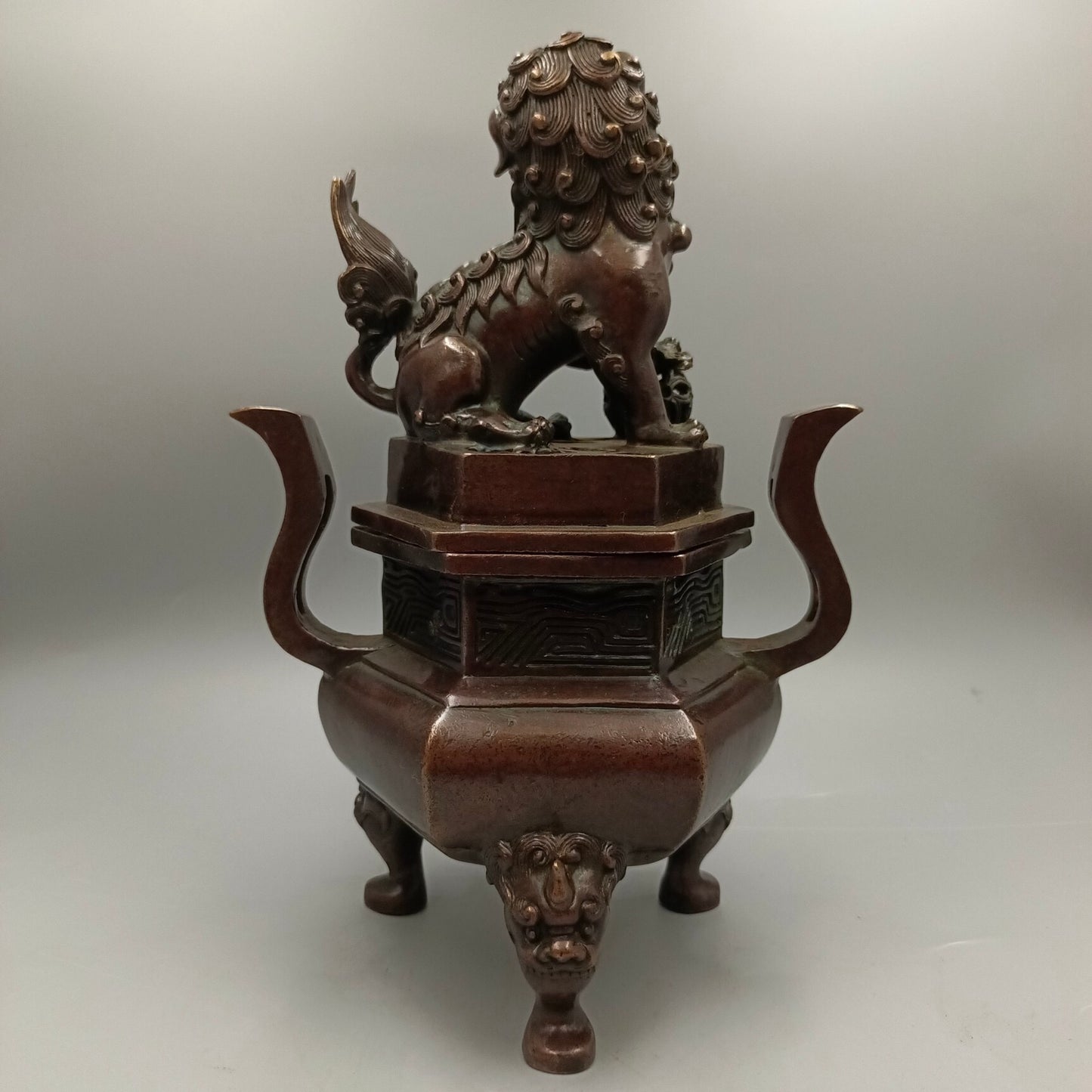 Chinese antique Ruyi ear lion foot embroidered ball lion lid copper incense burner