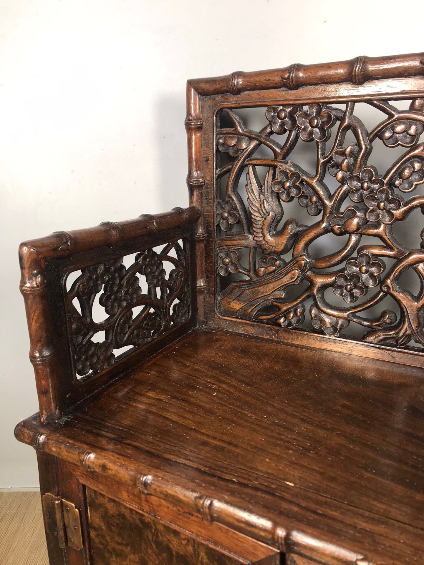 Chinese antique rosewood antique cabinet