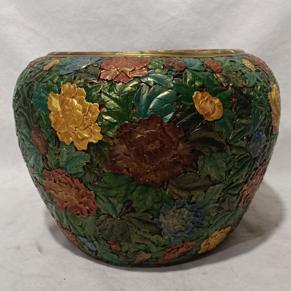 Lacquerware cylinder
