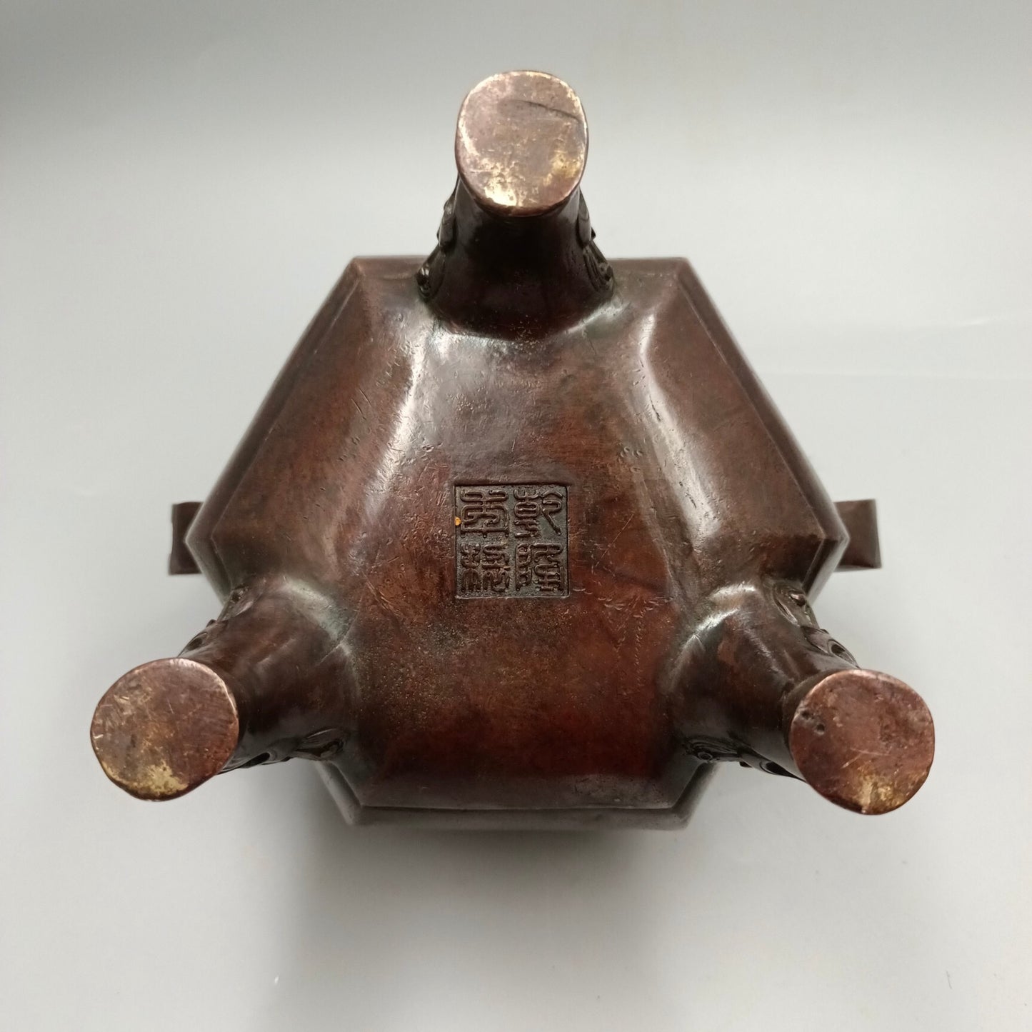 Chinese antique Ruyi ear lion foot embroidered ball lion lid copper incense burner