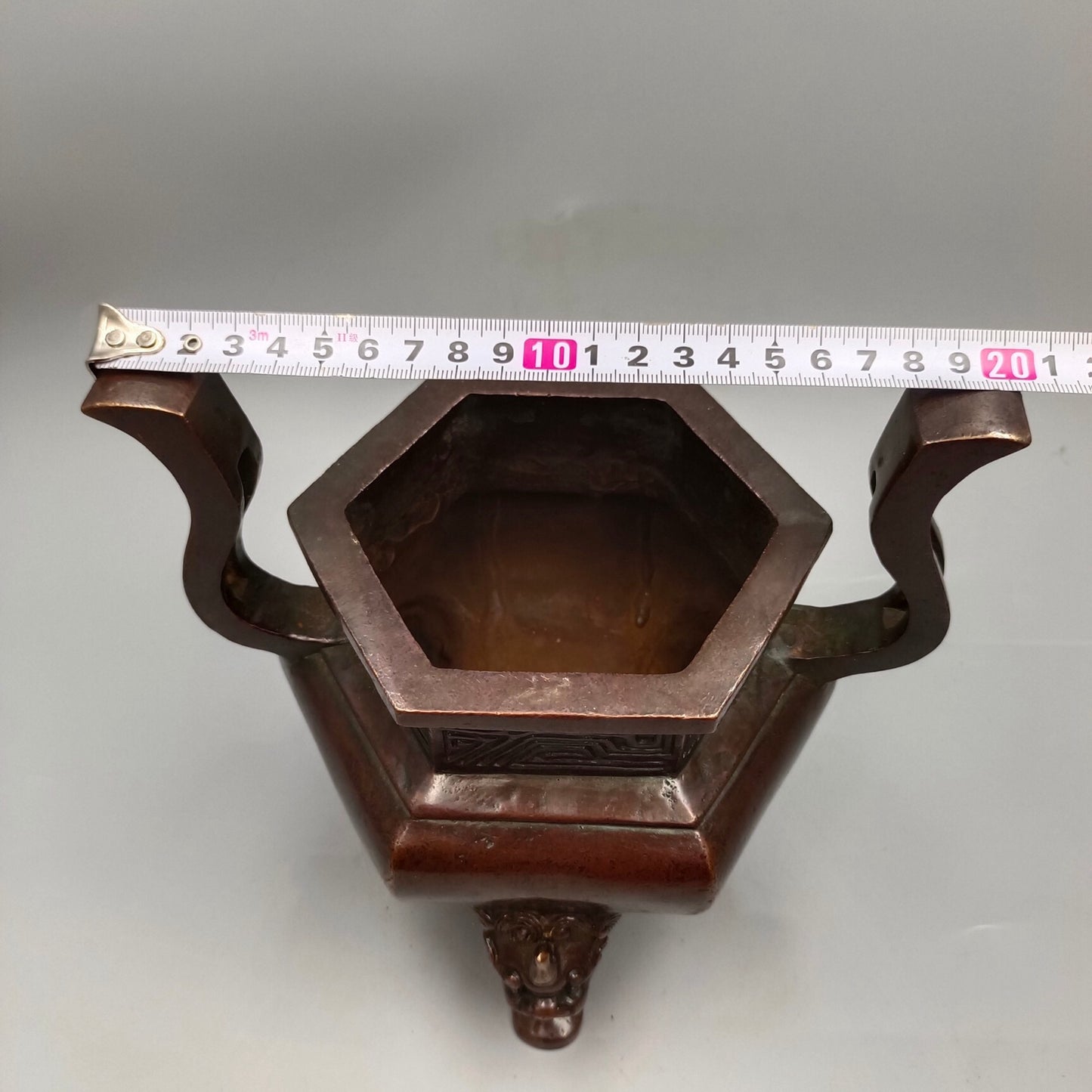 Chinese antique Ruyi ear lion foot embroidered ball lion lid copper incense burner