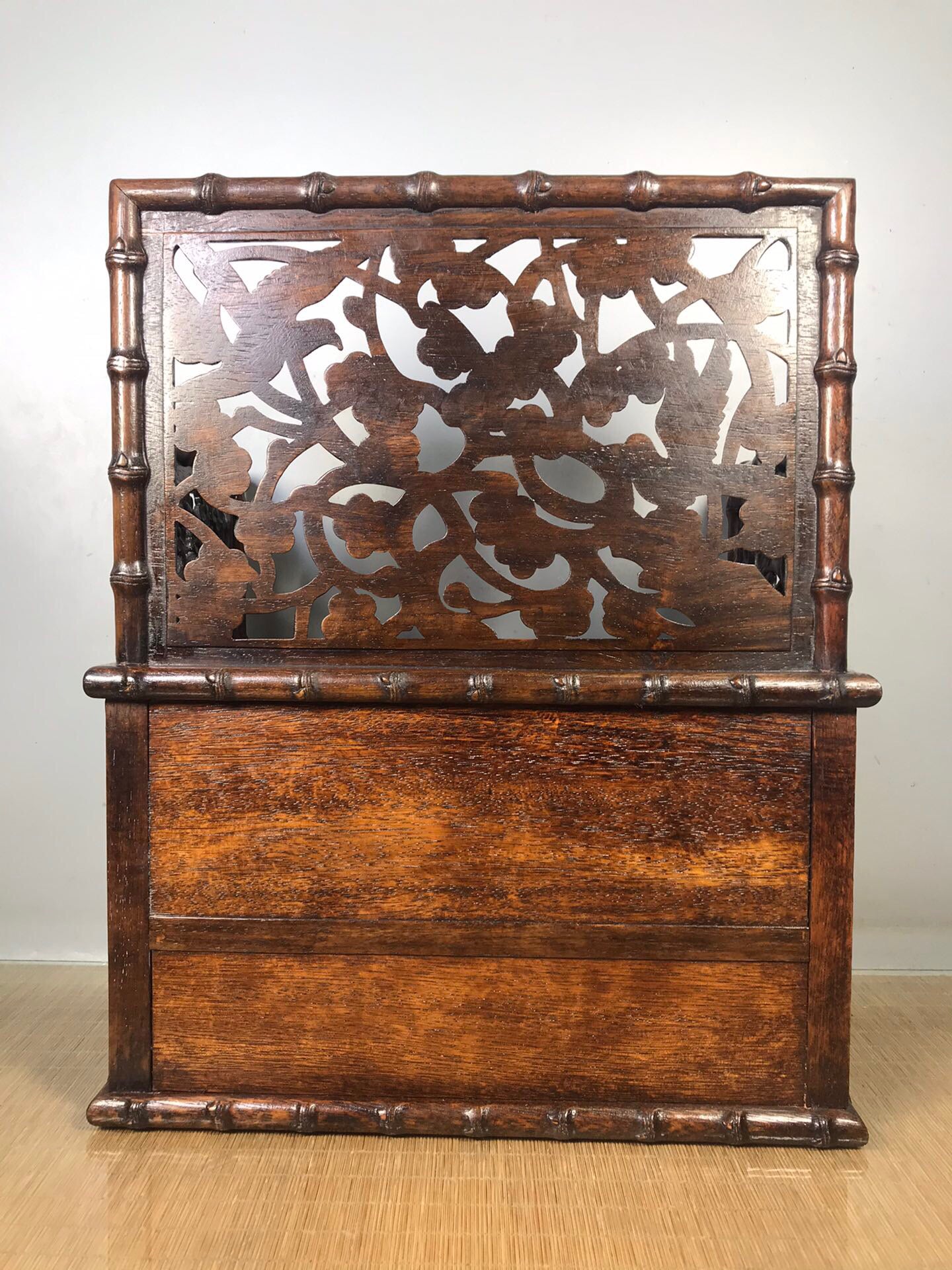 Chinese antique rosewood antique cabinet