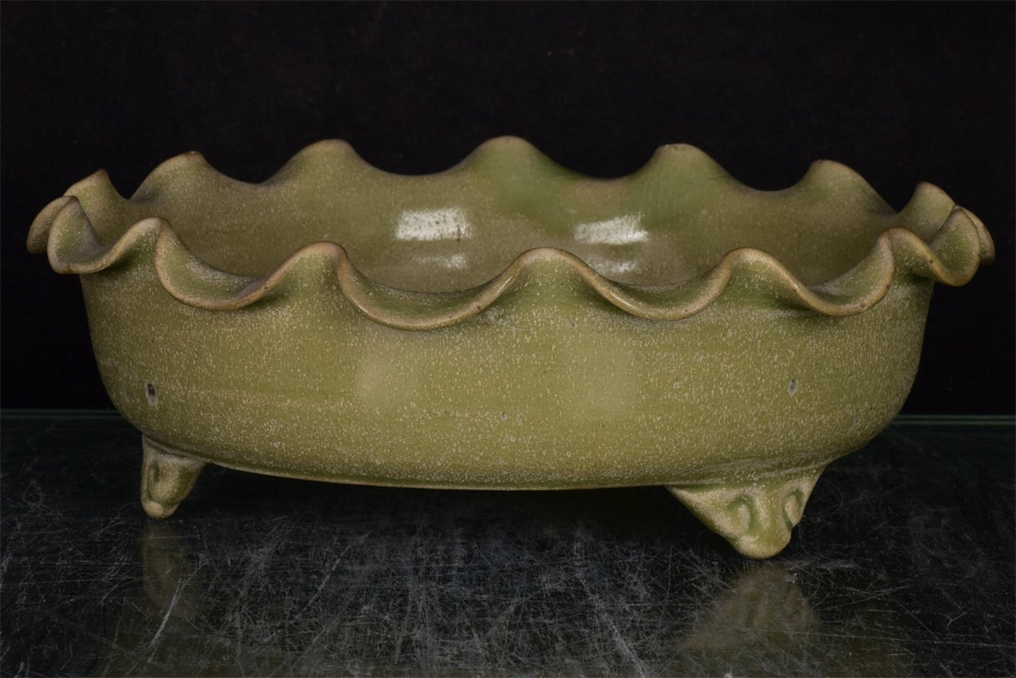 Chinese antique relief flower mouth three legged wash