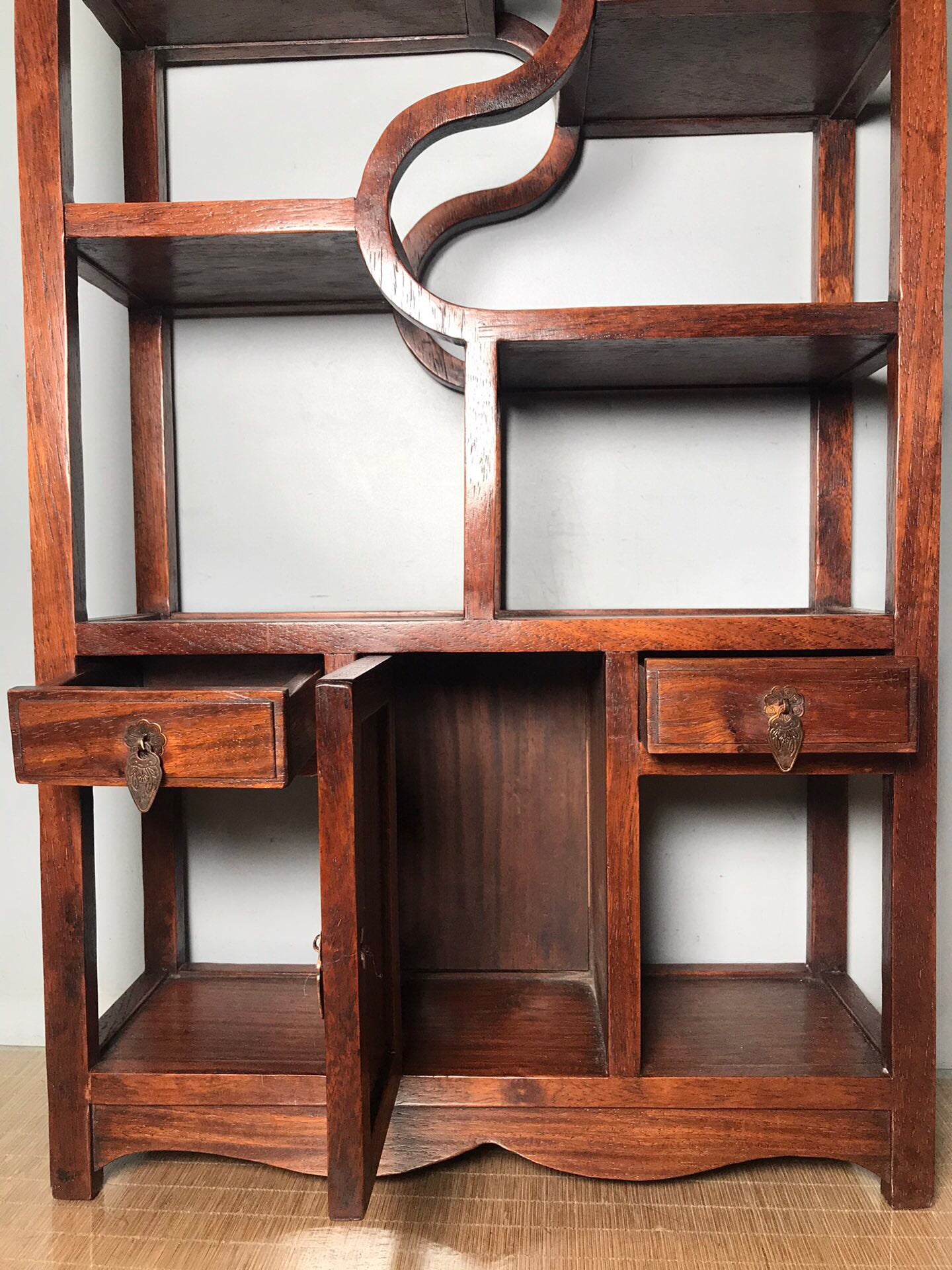 Chinese antique rosewood antique cabinet