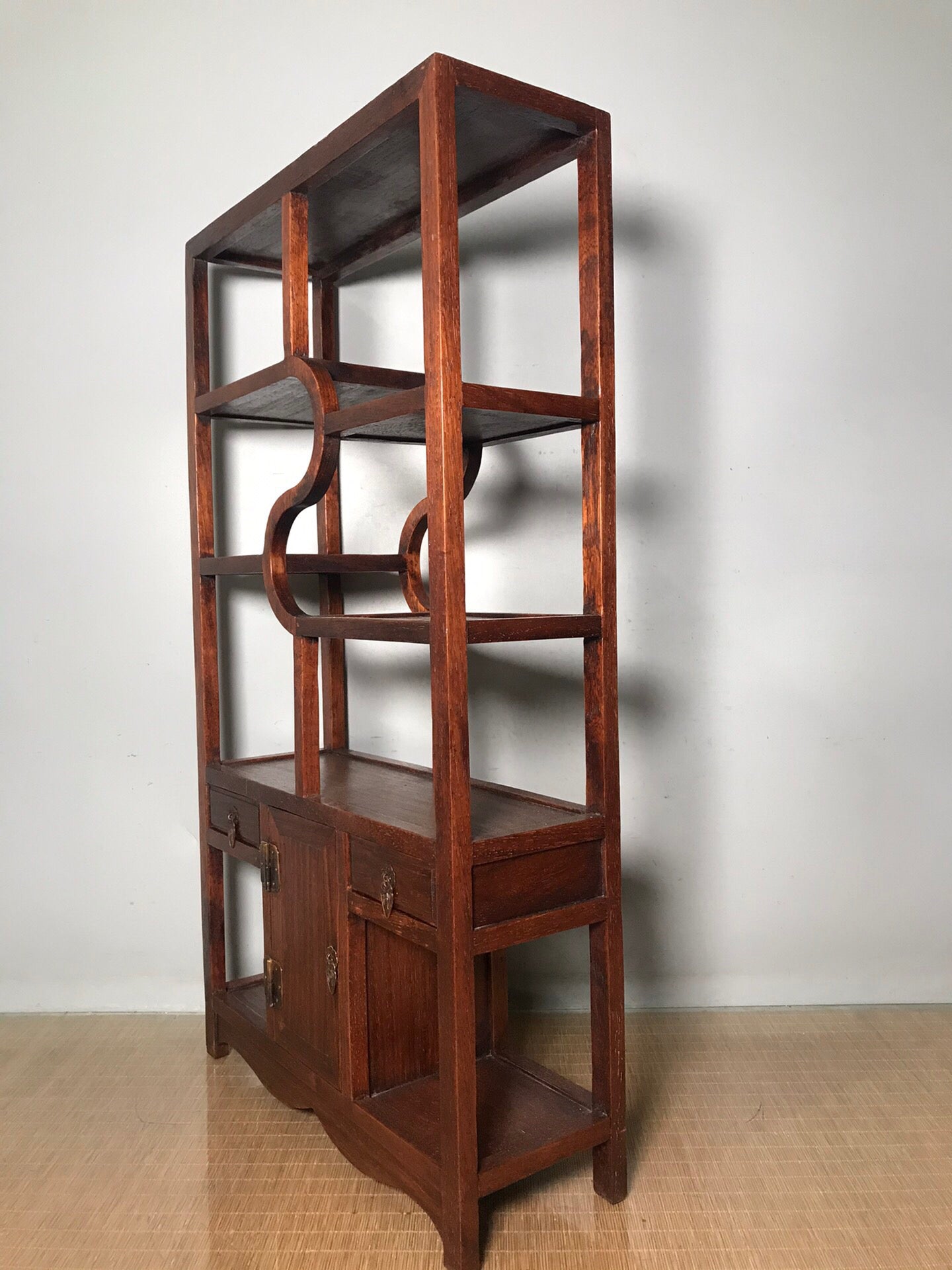 Chinese antique rosewood antique cabinet