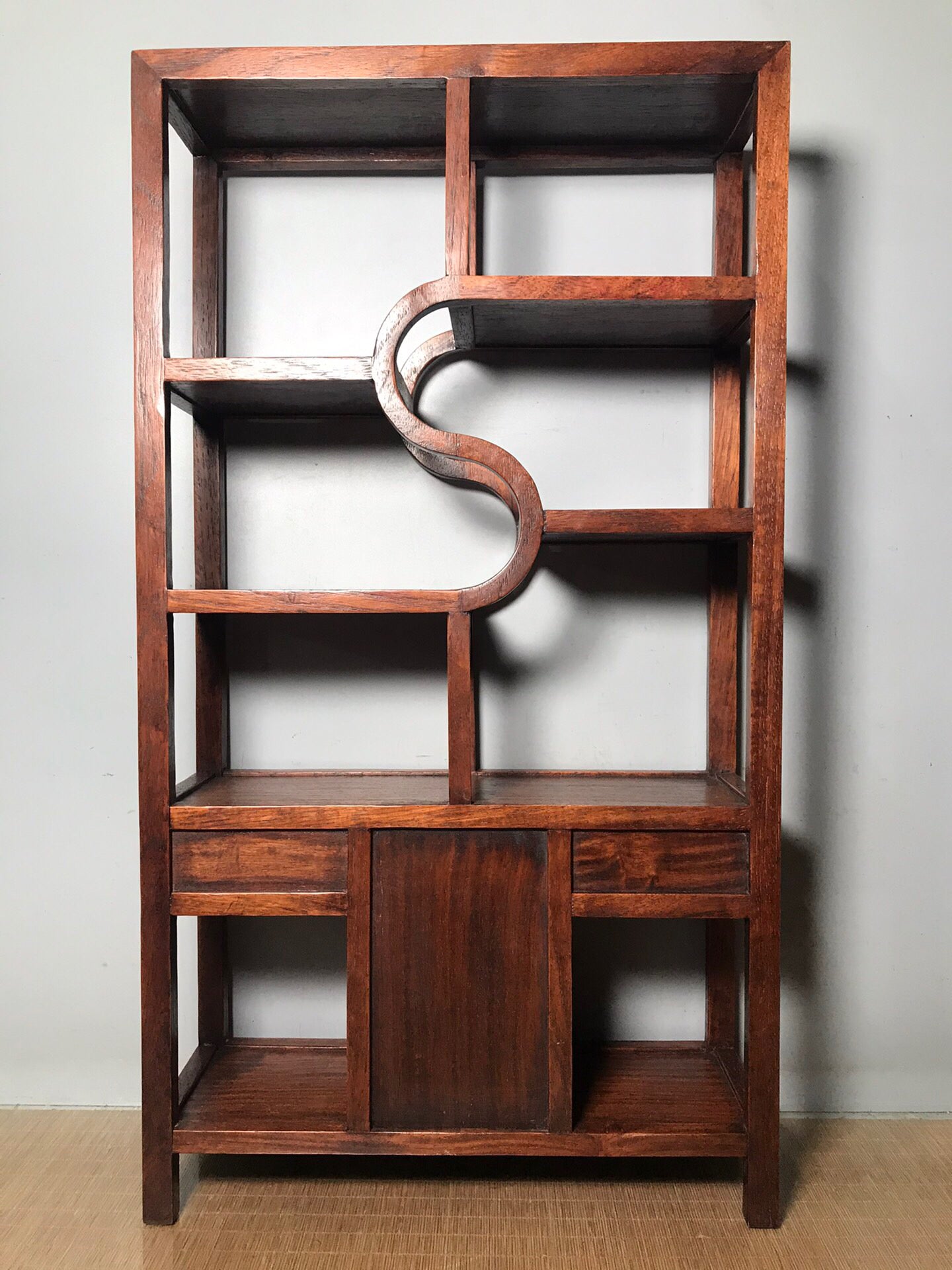 Chinese antique rosewood antique cabinet