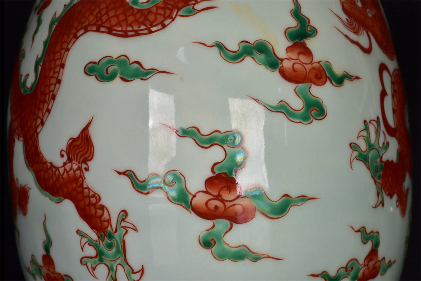 Chinese Antique Dragon Pattern Double Ear Moon Embracing Bottle