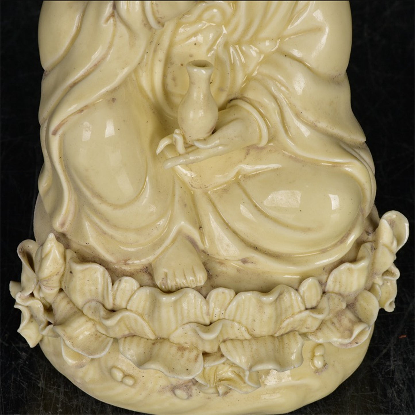 Chinese antique white porcelain sitting lotus Guanyin